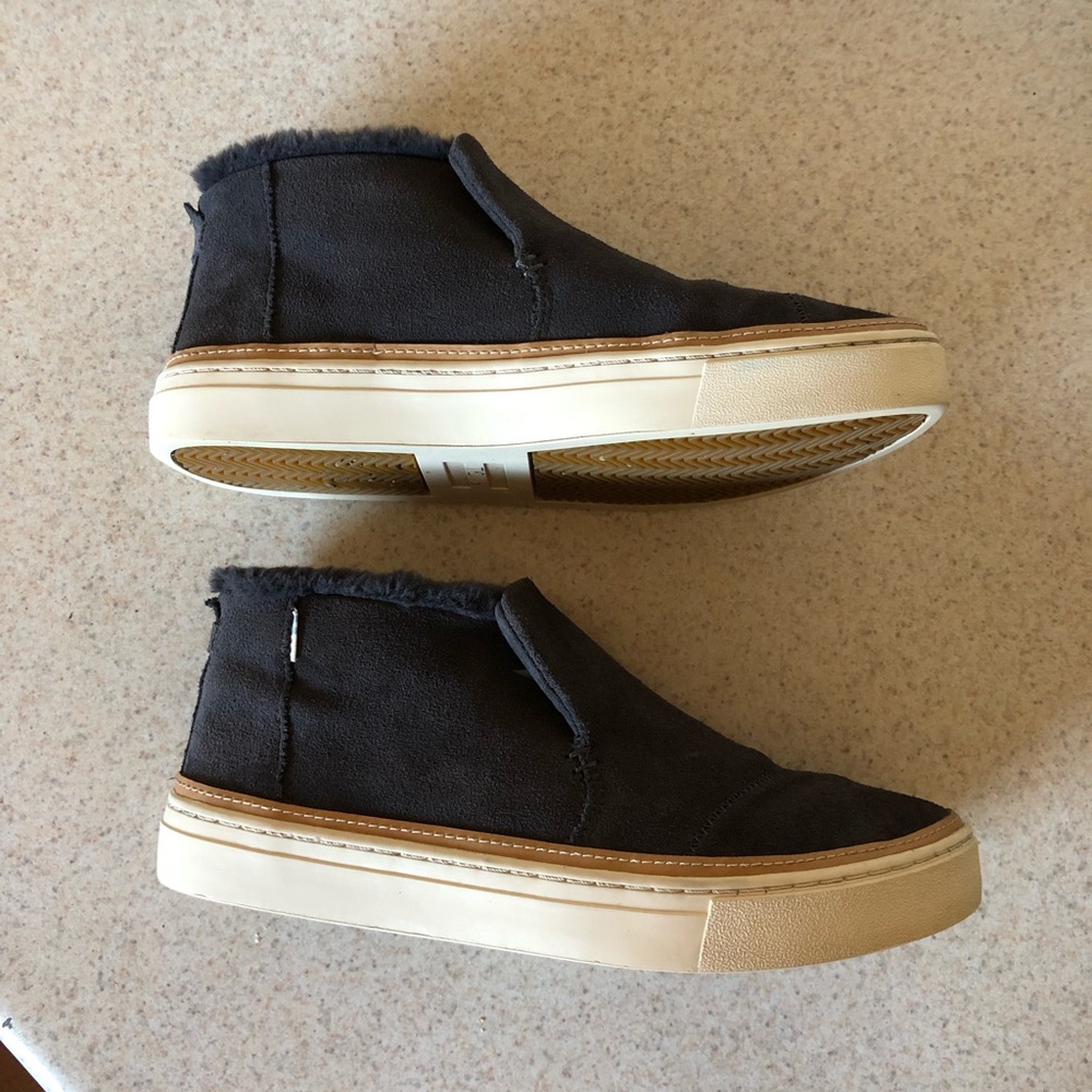 Fur lined tom’s sneakers